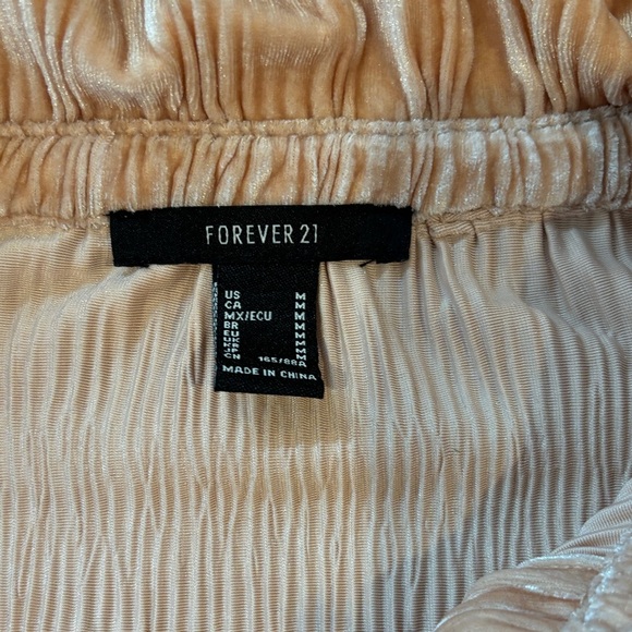 Women's Blush Button-Up Top - Picture 2 of 3